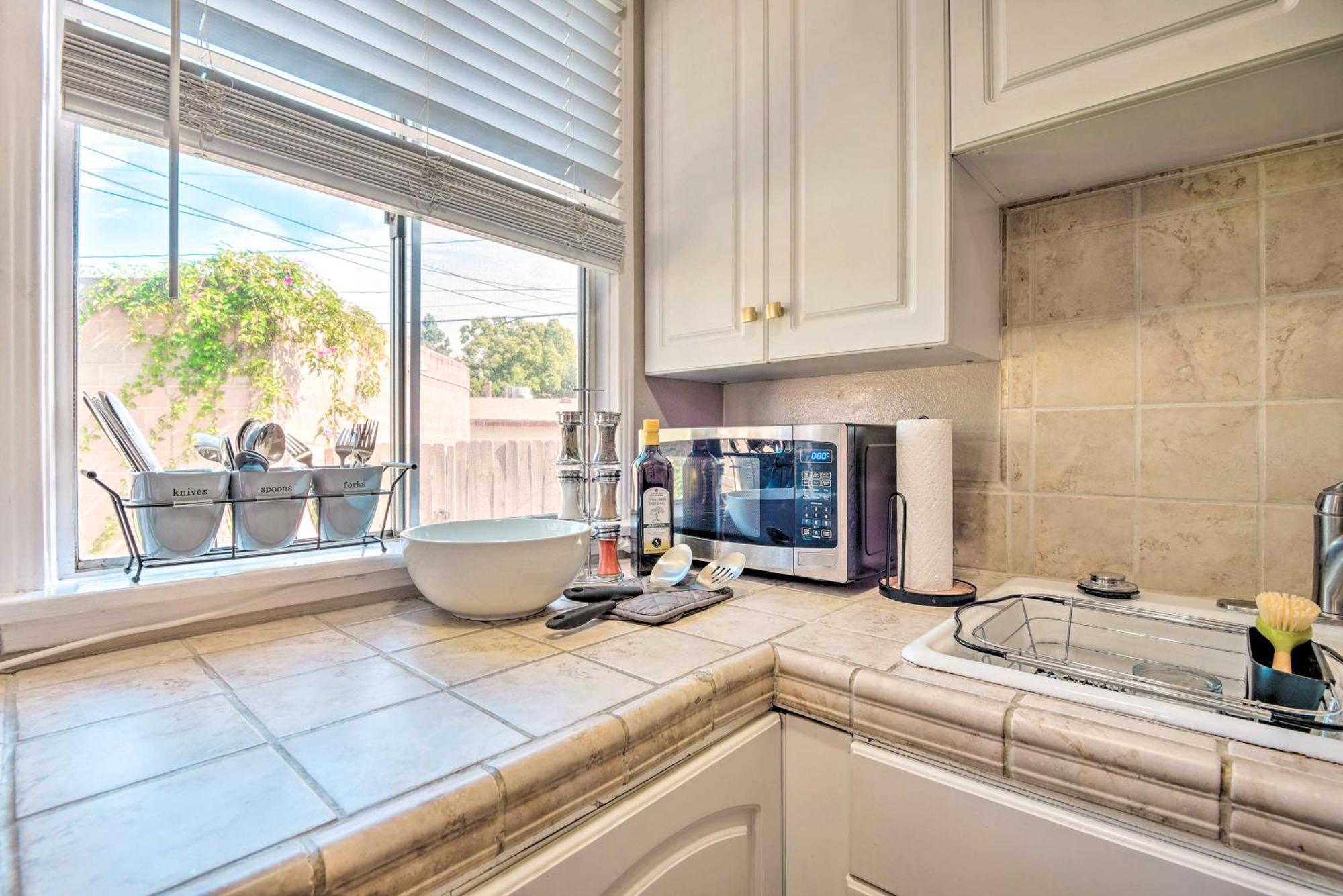 Stylish And Modern Burbank Gem With Private Yard! Villa Buitenkant foto