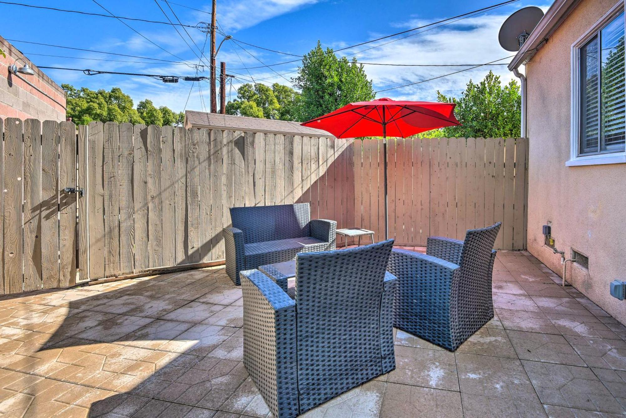 Stylish And Modern Burbank Gem With Private Yard! Villa Buitenkant foto